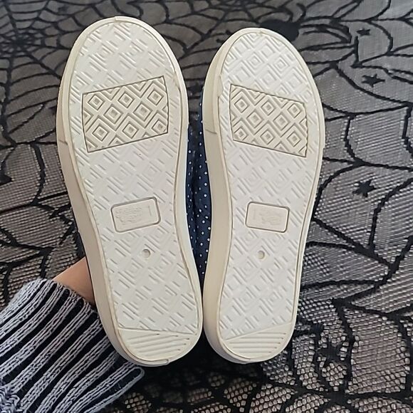 Light Blue & White Polka Dot Sneakers Girls Size 1 - Picture 3 of 8